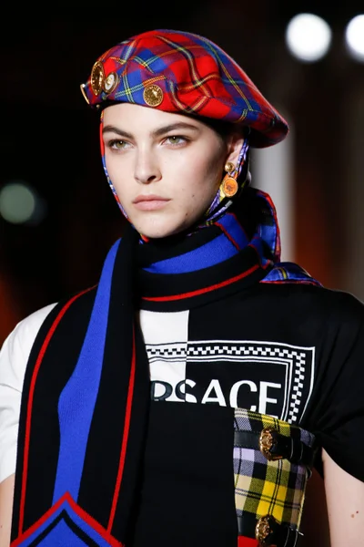 Look 19